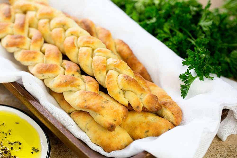 Easy NO YEAST Breadsticks {VIDEO} I Am Homesteader