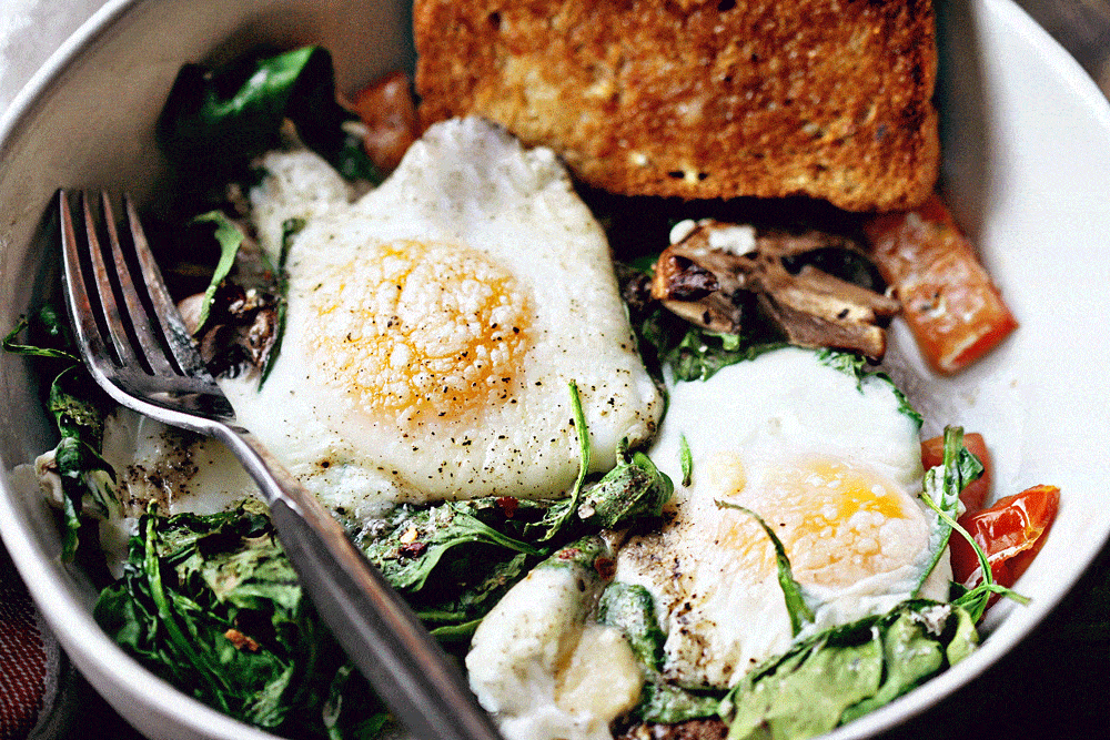 Breakfast Skillet - Eggs, Spinach and Mushrooms - My Kitchen Escapades