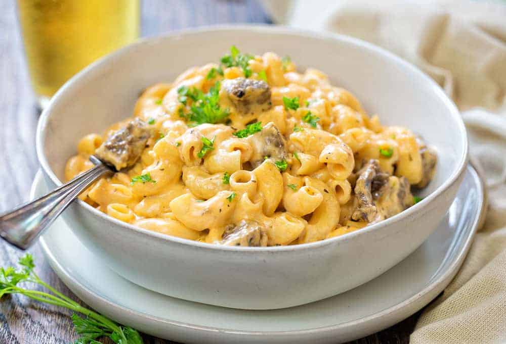 Beer mac and cheese with steak bites