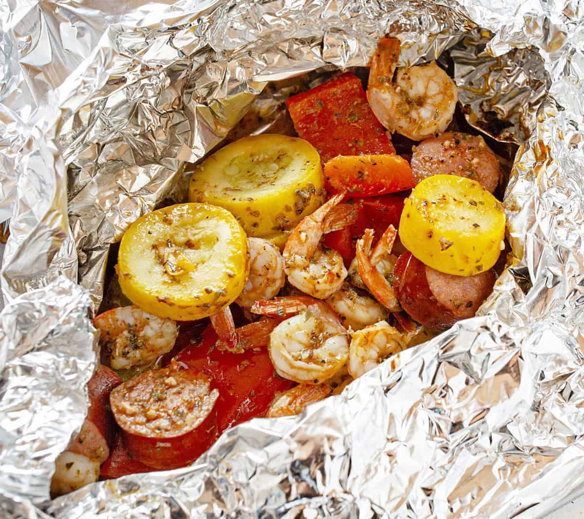 Garlic Shrimp and Sausage Foil Packs - I Am Homesteader