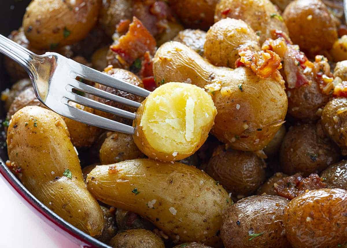 New Potatoes with Bacon & Herbs (aka Baby Potatoes) - Momsdish