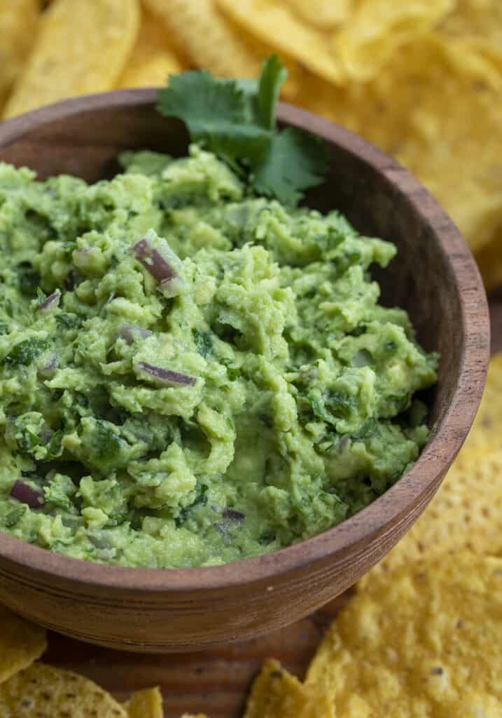 Easy Guacamole {Chipotle Copycat} - I Am Homesteader