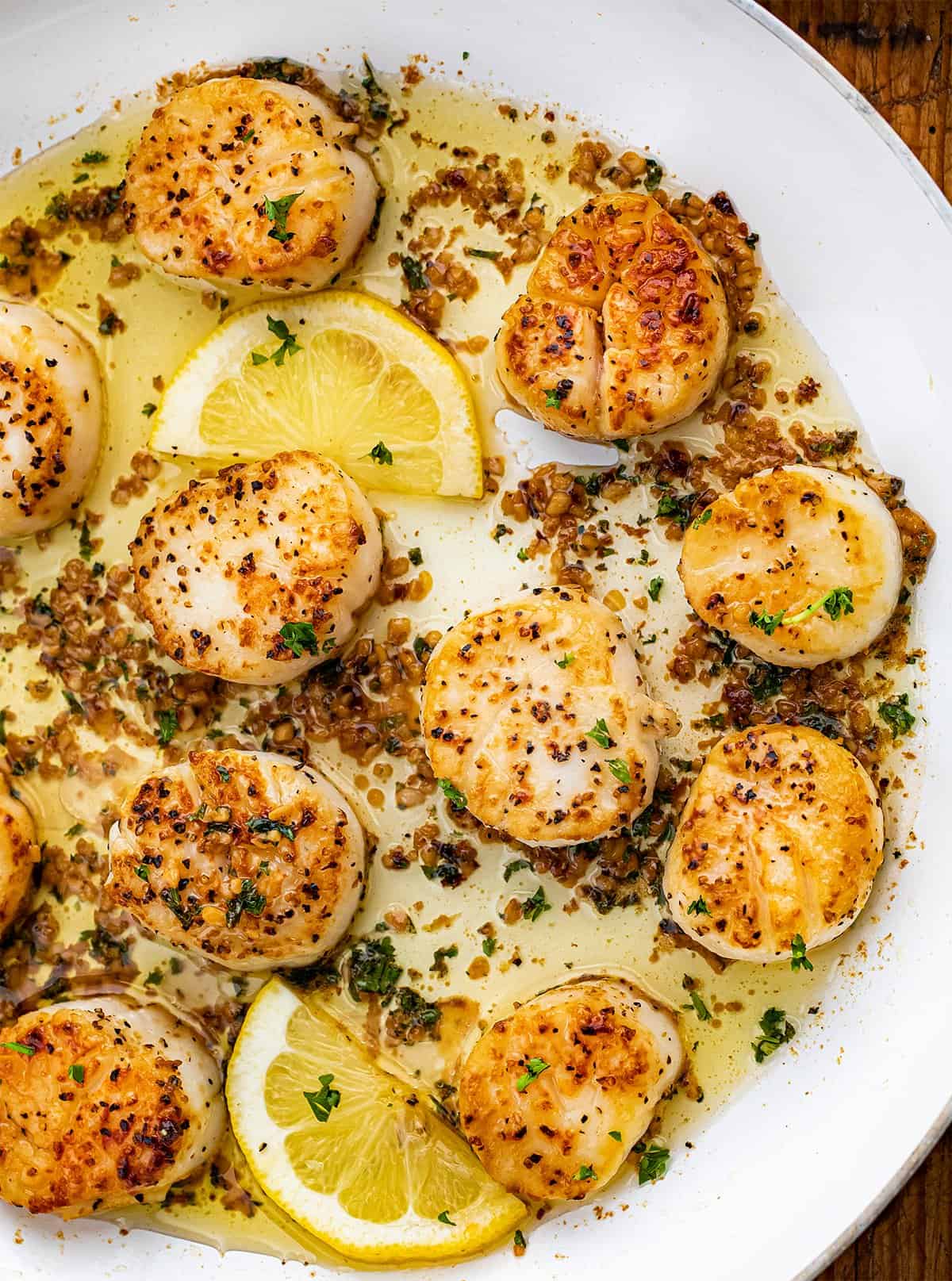 Pan of Cooked Garlic Butter Scallops.