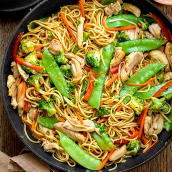 Chicken Lo Mein in a Skillet Ready to Serve. Dinner, Supper, How to Make Lo Mein, Chicken Lo mein, Chicken thigh Lo Mein, American Lo Mein, Noodles, Asian Inspired Lo Mein, The Best Lo Mein, i am homesteader, iamhomesteader