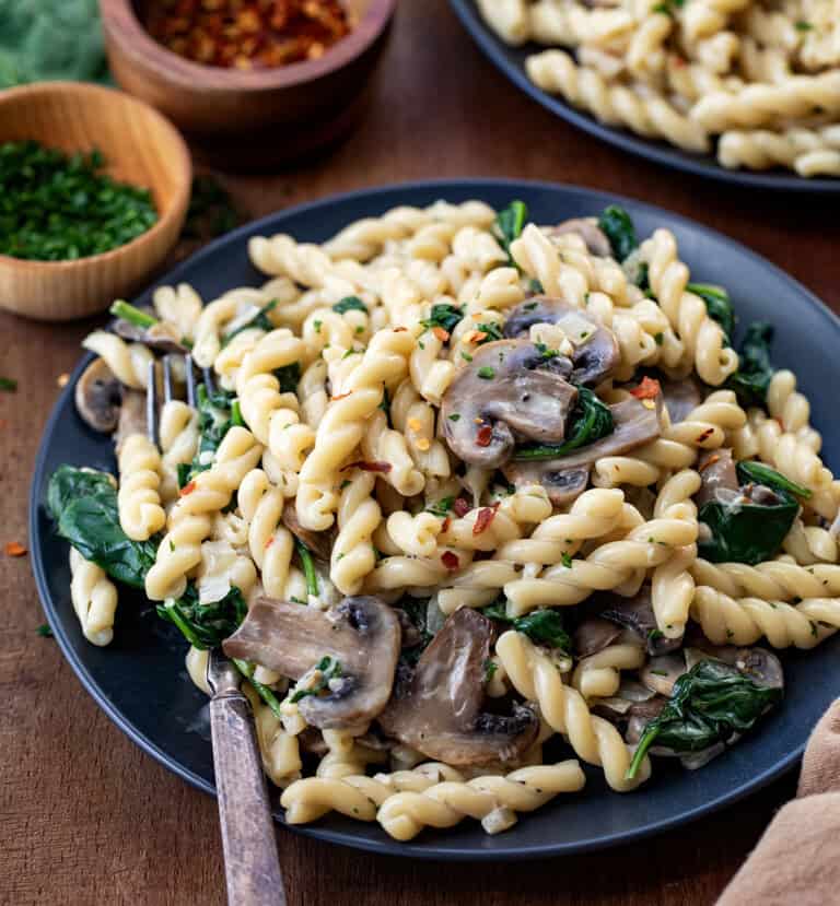 Delicious Creamy Mushroom and Spinach Pasta Recipe