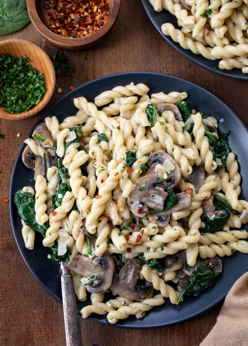 Delicious Creamy Mushroom and Spinach Pasta Recipe