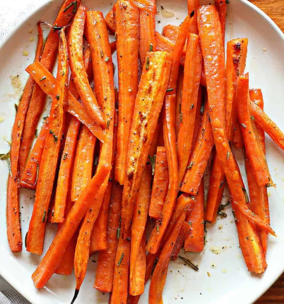 overhead of a plate of roasted carrots