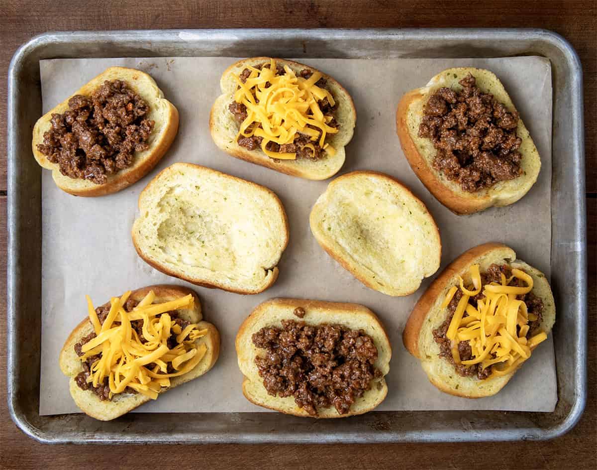How to make Cheeseburger Garlic Bread with texas toast, meat, and cheese.