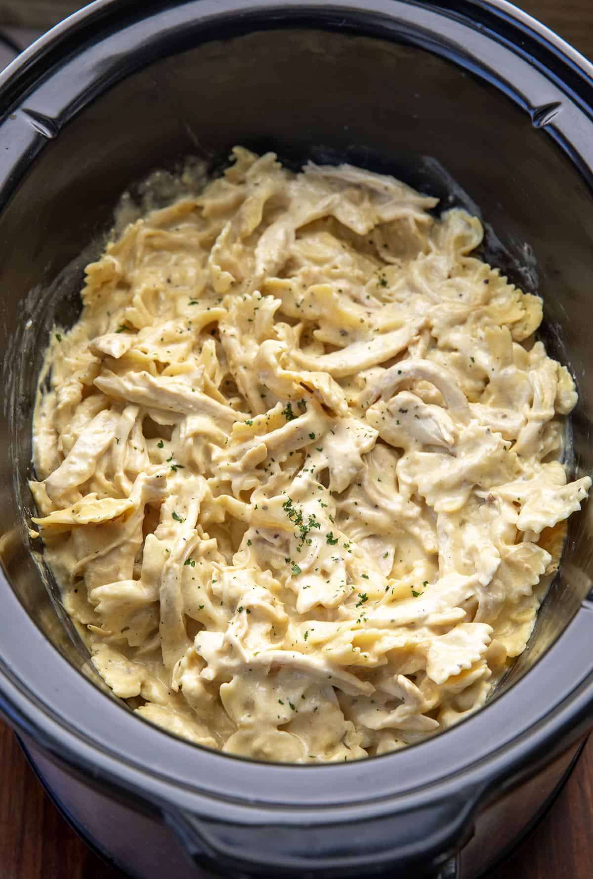 Slow Cooker Chicken Alfredo Pasta close up Slow Cooker Chicken Alfredo Pasta close up.